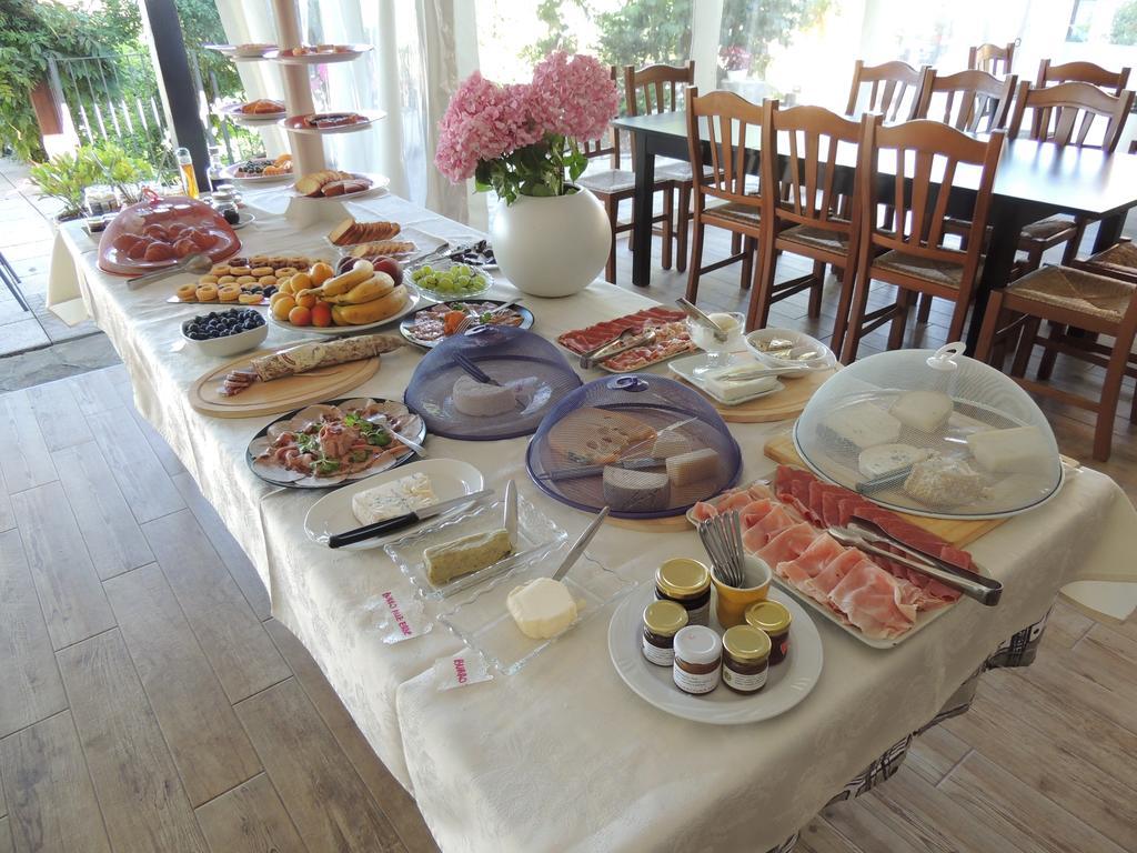 Da Fabiana Bed and Breakfast Bossolasco Buitenkant foto